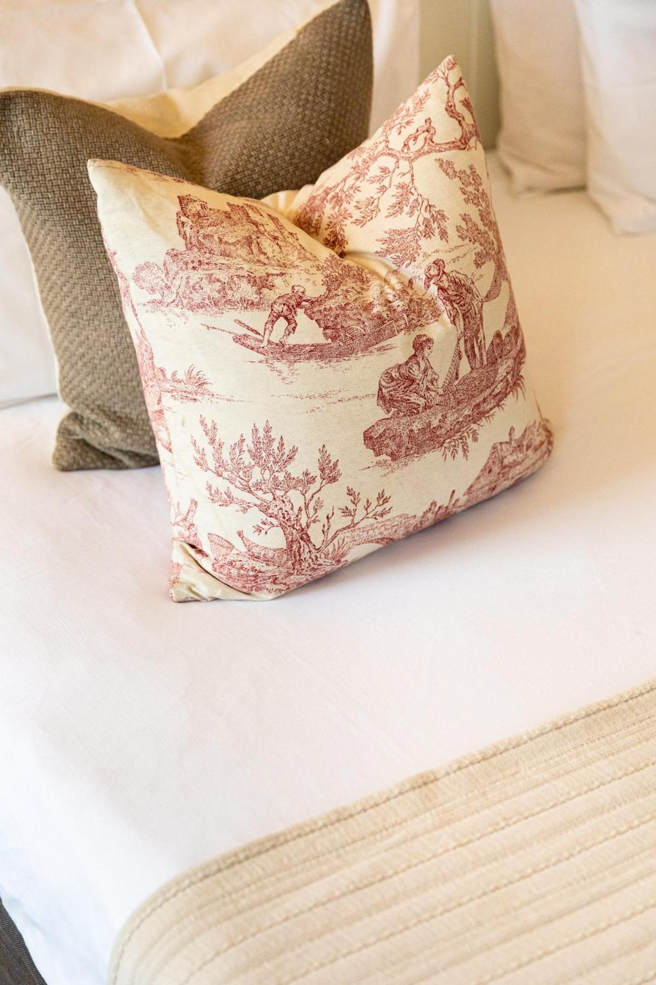 Bed and Breakfast The Georgian House Braye Экстерьер фото