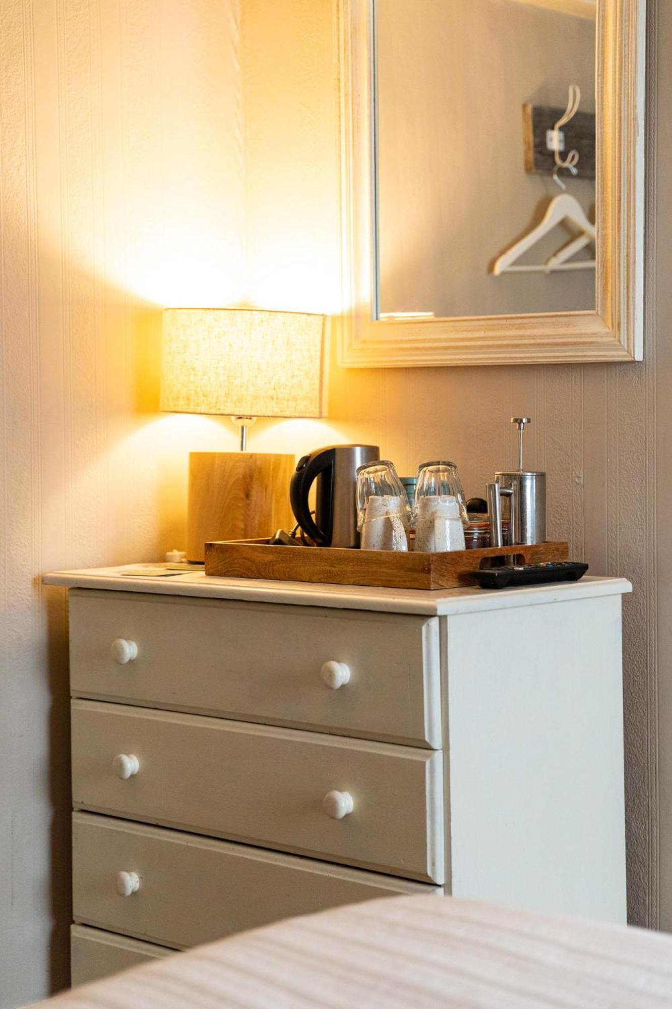 Bed and Breakfast The Georgian House Braye Экстерьер фото