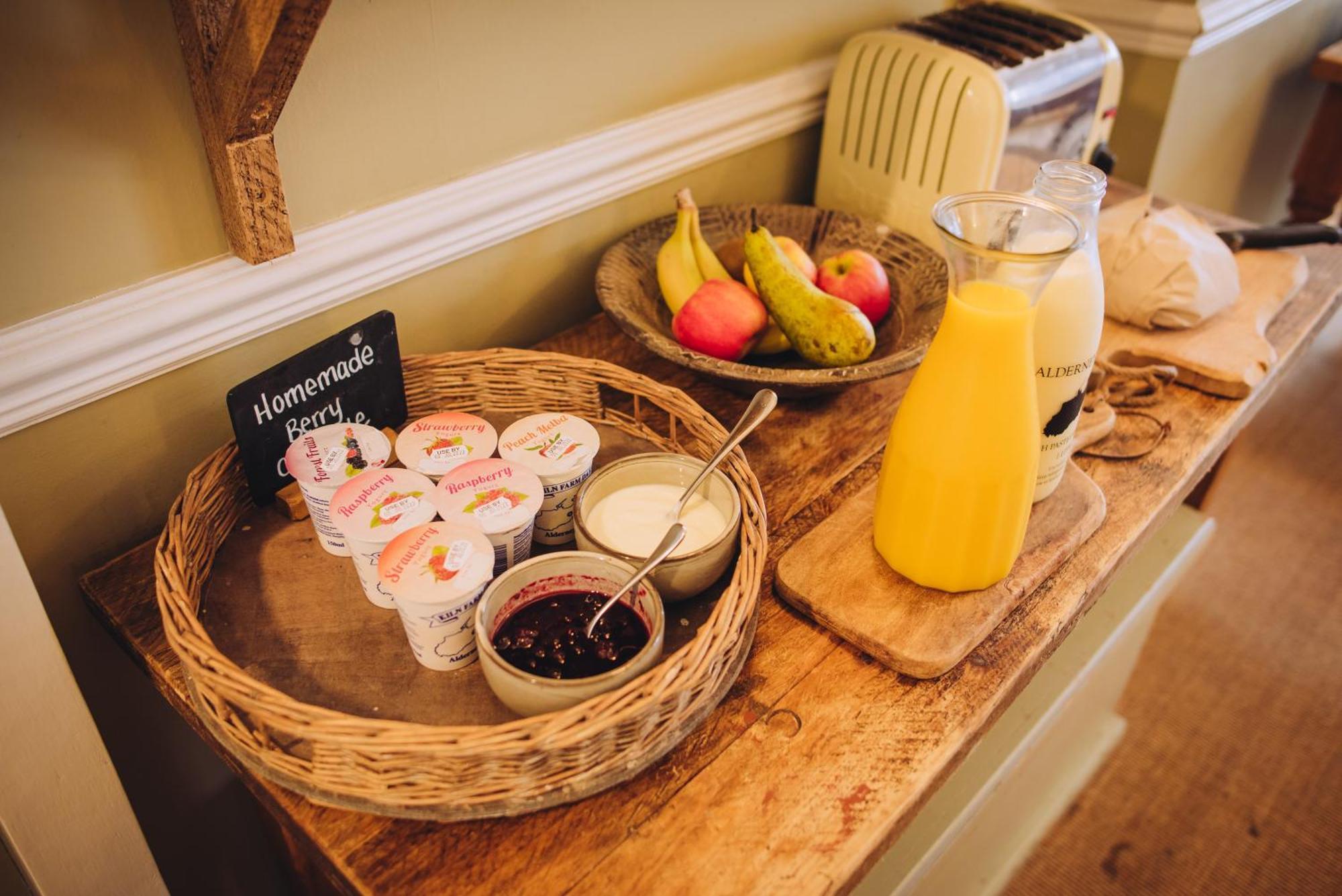 Bed and Breakfast The Georgian House Braye Экстерьер фото